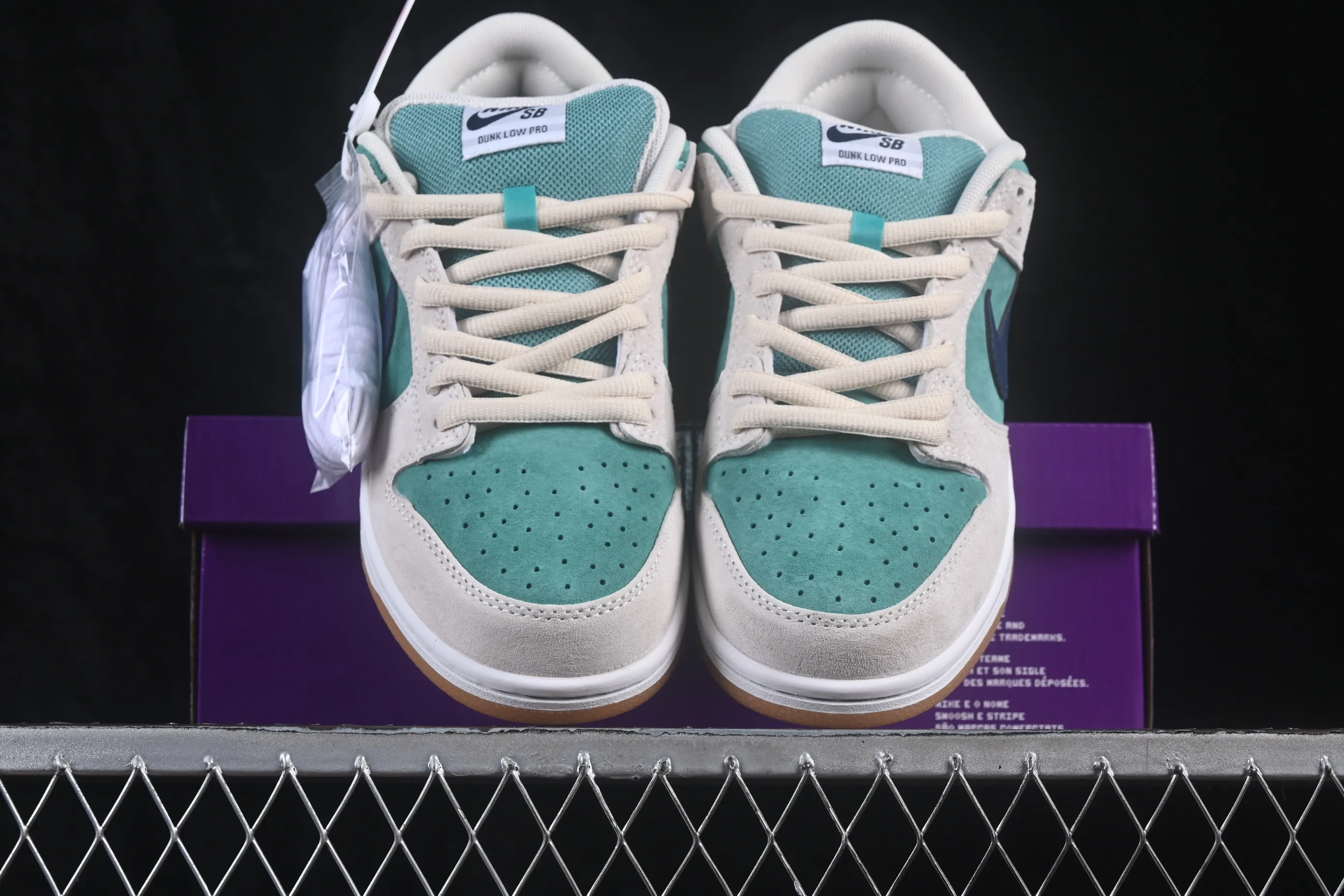 All categories Nk SB Dunk series Nk SB Dunk Low low-top sneakers Nike SB Dunk Low low-top casual sneakers HQ1625-300